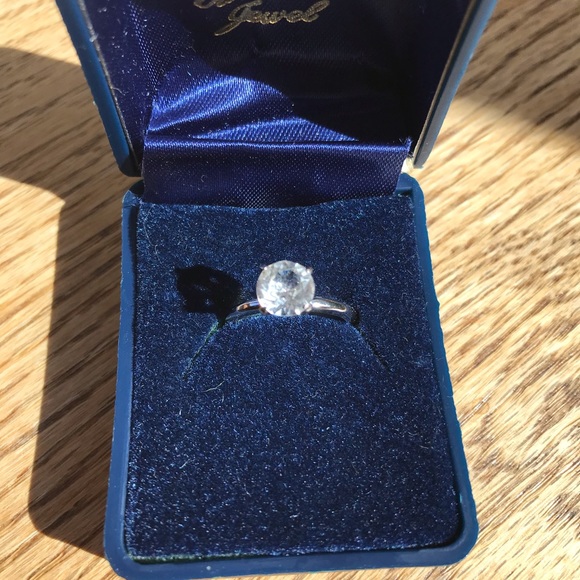 Imitation Diamond Ring - Picture 7 of 12